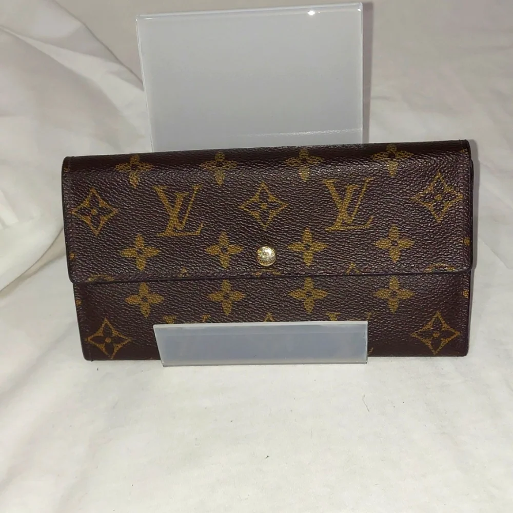 Authentic Louis Vuitton Long Monogram Sara Wallet